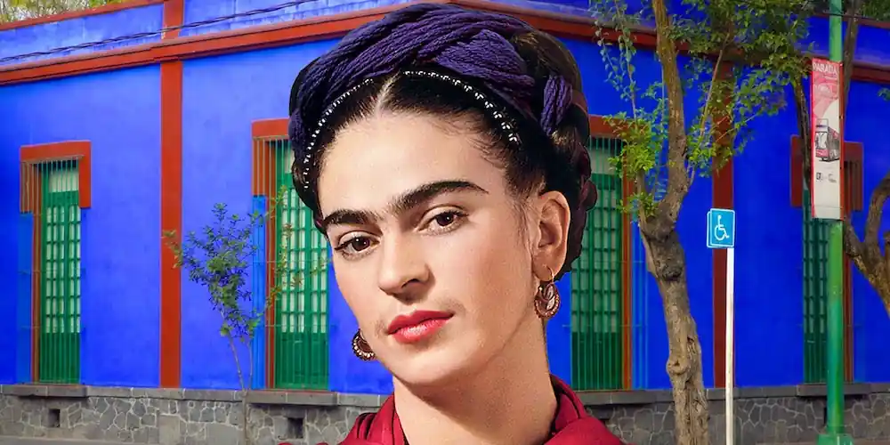 Frida Kahlo portrait in front of Casa Azul in Coyoacán