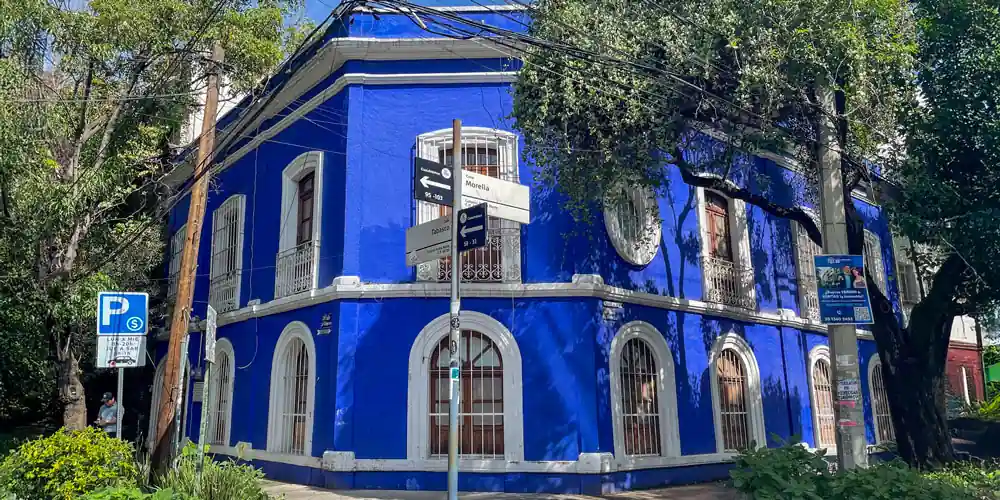 Blue historic house at the corner of Morelia and Tabasco in Roma Norte