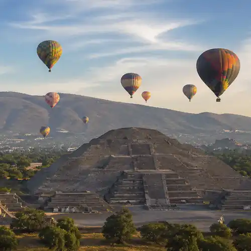 Teotihuacan Pyramids and hot air balloons